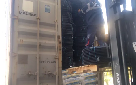 Mixed load of plaster and conduits for Douala