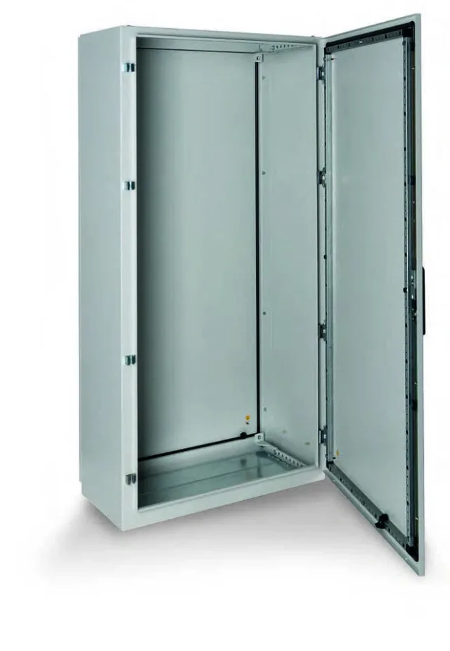 Armoire monobloc simplifiée CAES — armoire compacte simplifiée avec porte pleine