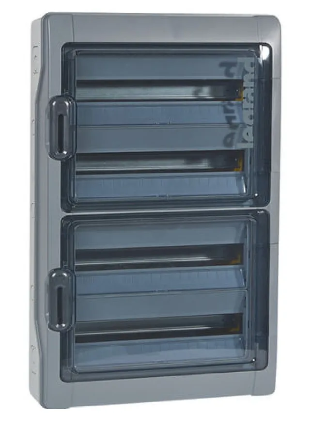 Legrand Plexo³ enclosure — H 822mm x W 448mm x D 161mm, 4 rows, 18 modules, IP65 — 001927