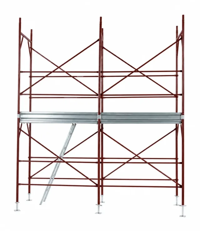 Socket-frame façade scaffolding