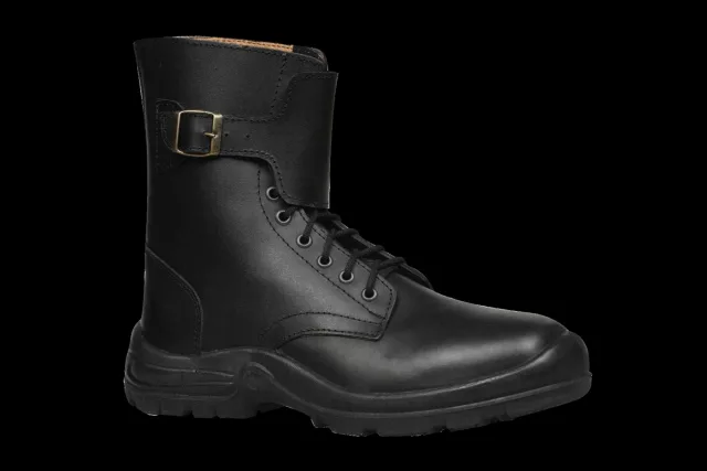 CIN high-cut professional footwear