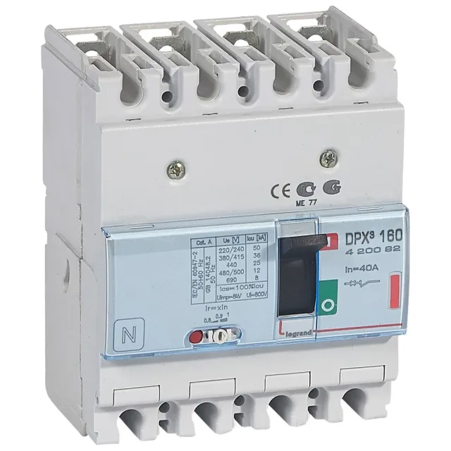 Disjoncteur magnétothermique DPX³160 pouvoir de coupure 36kA 400V~ – 4P – 40A — Legrand — 420092