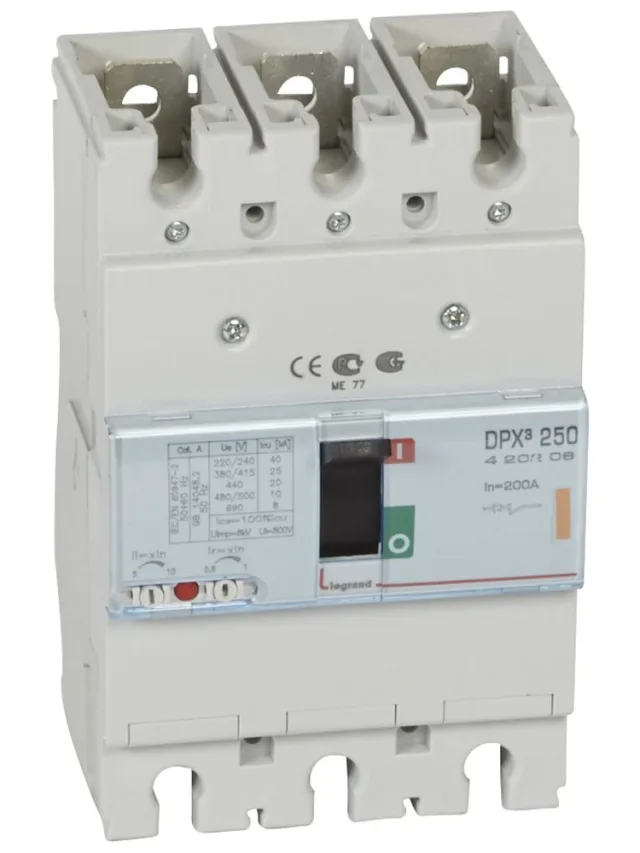 Disjoncteur magnétothermique DPX³250 pouvoir de coupure 25kA 400V~ – 3P – 200A — Legrand — 420208
