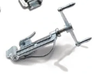 Accessoires et pièces de rechange pour coffrets et bornes de voirie – RP série — équerre universelle de fixation sur poteau