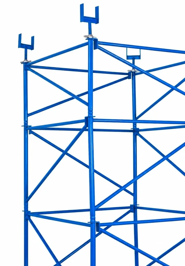 Triangular-frame shoring tower — 1,570 mm spacing
