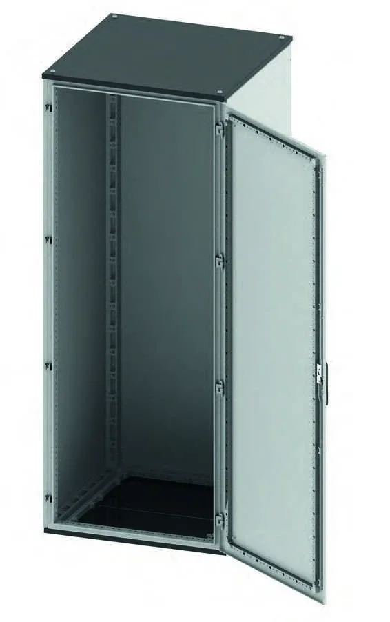 Armoire modulaire CQE — version assemblée — armoire avec porte pleine et panneau arrière