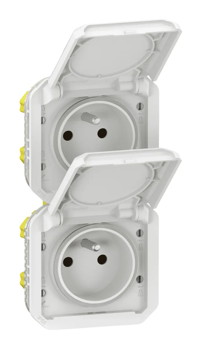 Double prise de courant précâblée 2x2P+T verticale étanche Plexo 16A 250V IP55 2 postes avec enjoliveurs blanc — Legrand — 069643L