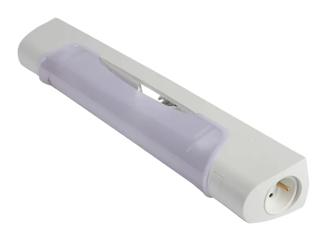 Applique standard 470mm IP21 et IK04 Prismaline avec prise 2P+T à équiper de tube S19 — SARLAM