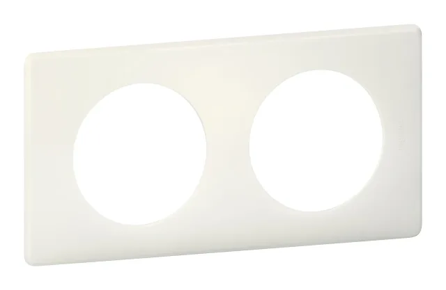Legrand Céliane plate — IP20, White — 066702