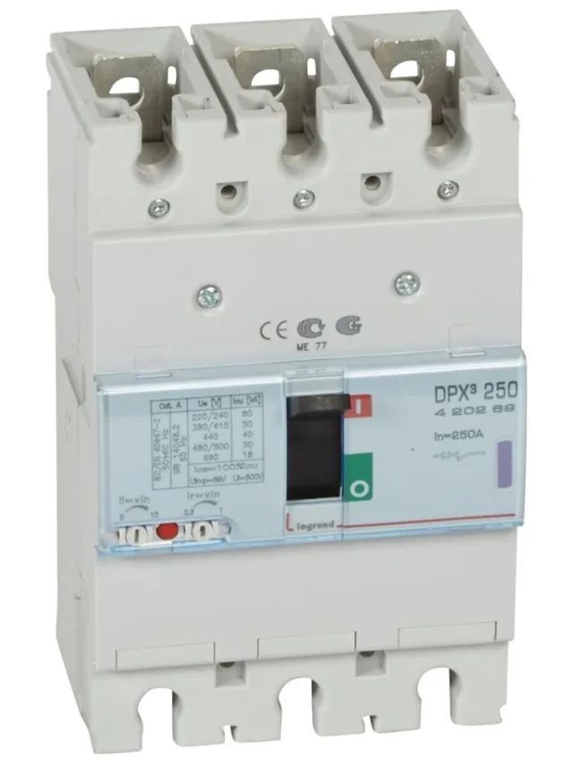 Disjoncteur magnétothermique DPX³250 pouvoir de coupure 50kA 400V~ – 3P – 250A — Legrand — 420269