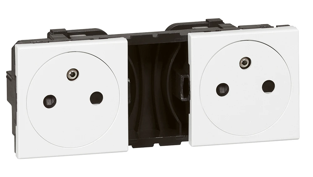 Legrand Mosaic double socket outlet — 250V, 4 modules, White — 077134