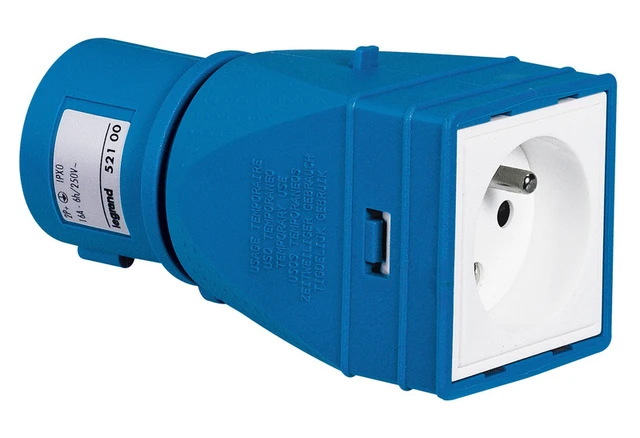 Adaptateur industriel et domestique 2P+T livré monté — Legrand