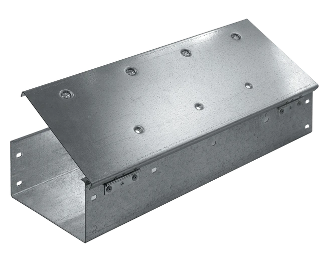 Walkable solid cable channel with hinged cover